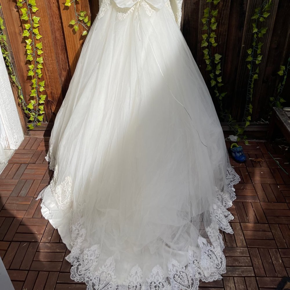 WEDDING DRESS LONG SLEEVE - Picture 3 of 12